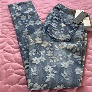NWT - Guess Jeggings, size 28